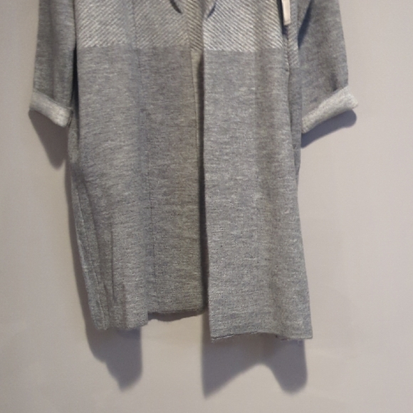 Liverpool Gray Women's Cardigan - Picture 5 of 7